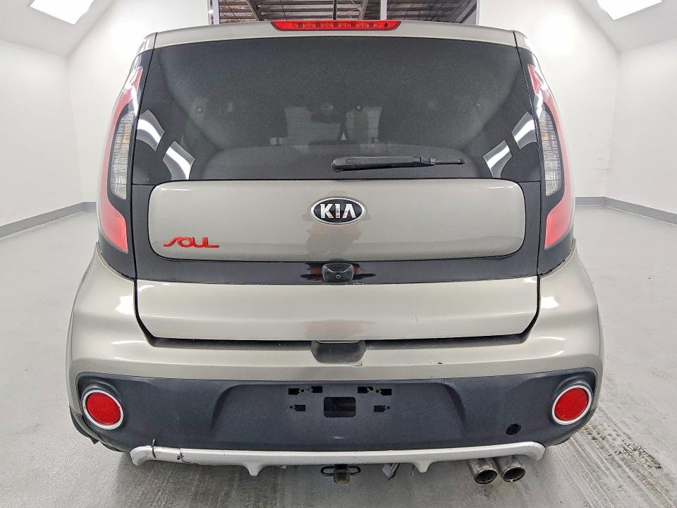 2018 Kia Soul მანქანა იყიდება აუქციონზე, vin: KNDJX3AA6J7557707, აუქციონის ნომერი: 56181116
