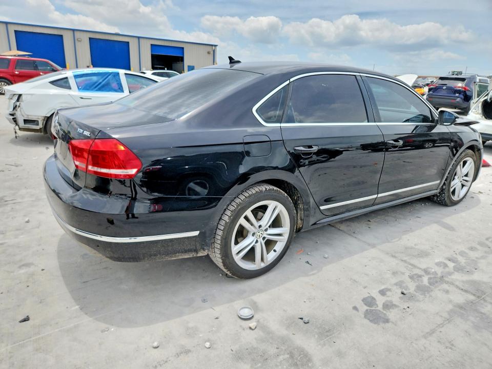 58103786 :رقم المزاد ، 1VWCN7A3XCC005710 vin ، 2012 Volkswagen Passat مزاد بيع