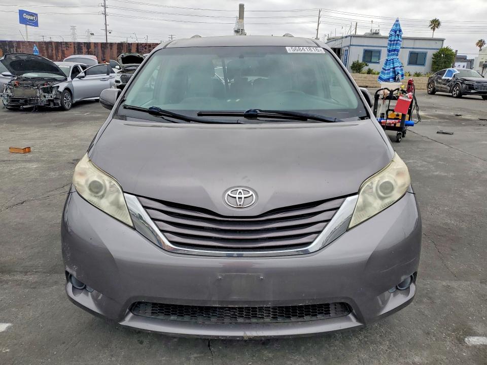 Продаж на аукціоні авто 2017 Toyota Sienna, vin: 5TDKZ3DC9HS811227, номер лоту: 56841816