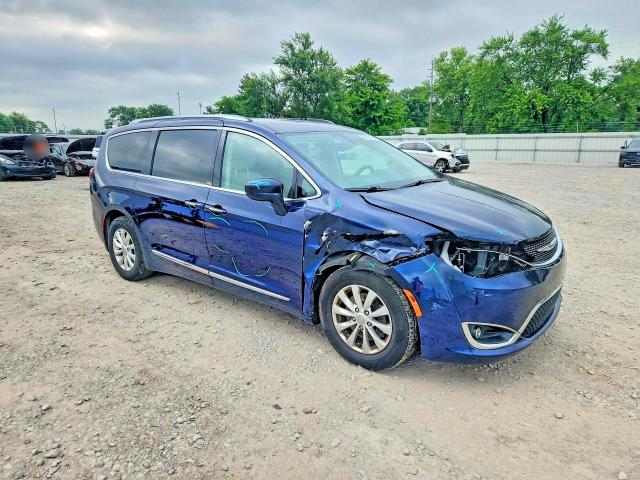 Продажа на аукционе авто 2018 Chrysler Pacifica, vin: 2C4RC1EG4JR187471, номер лота: 56736716