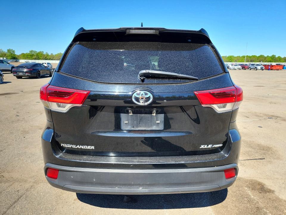 Продажа на аукционе авто 2019 Toyota Highlander, vin: 5TDJZRFHXKS566632, номер лота: 55926896
