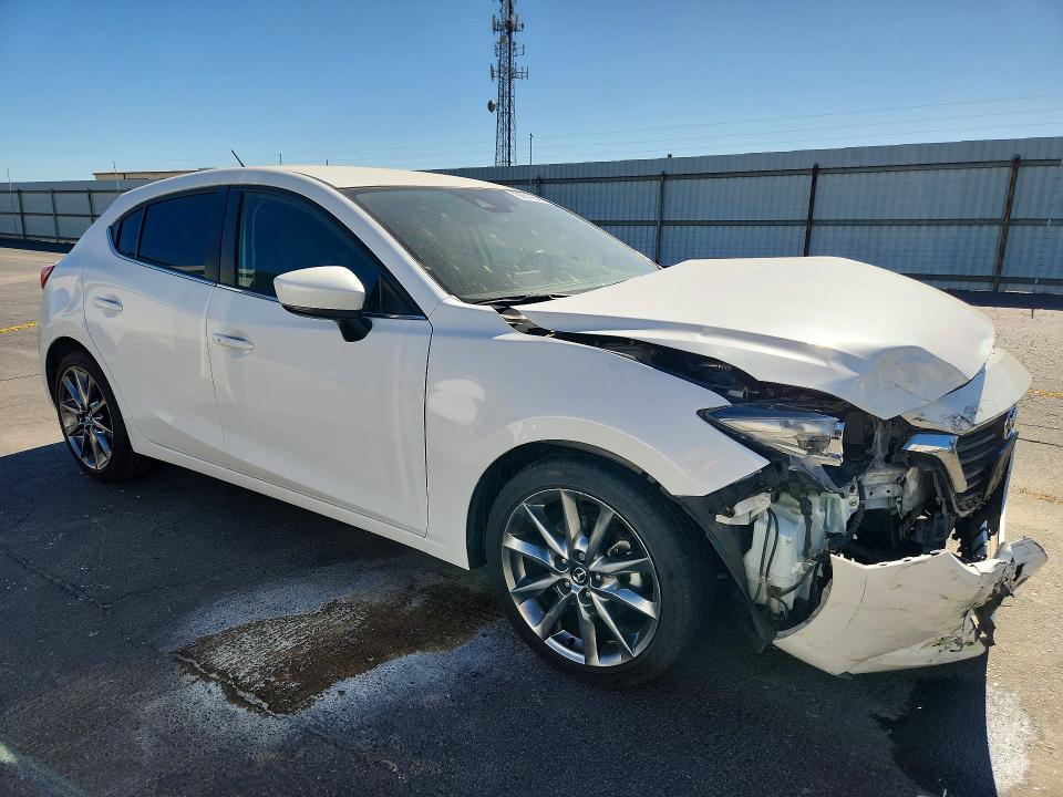 Продажа на аукционе авто 2018 Mazda 3, vin: 3MZBN1L37JM198352, номер лота: 56819646