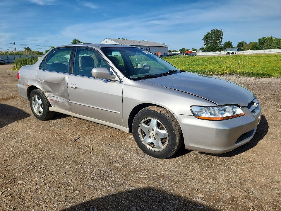 57128586 :رقم المزاد ، 1HGCG1653XA065691 vin ، 1999 Honda Accord مزاد بيع