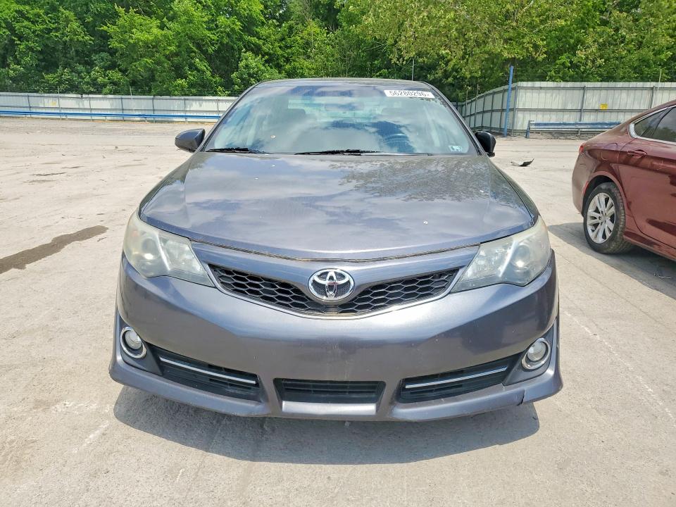 56280296 :رقم المزاد ، 4T1BF1FK7EU410361 vin ، 2014 Toyota Camry مزاد بيع