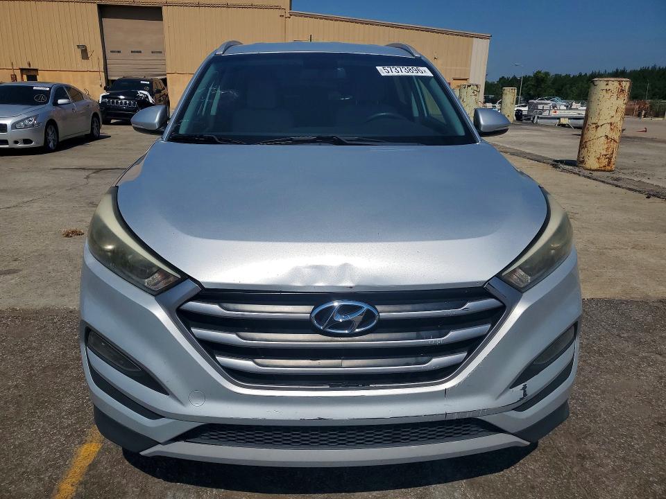 57373896 :رقم المزاد ، KM8J33A26HU432864 vin ، 2017 Hyundai Tucson مزاد بيع
