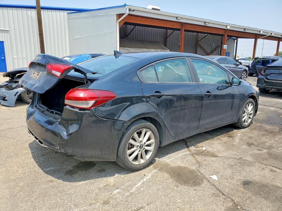2017 Kia Forte მანქანა იყიდება აუქციონზე, vin: 3KPFL4A78HE116361, აუქციონის ნომერი: 58307506