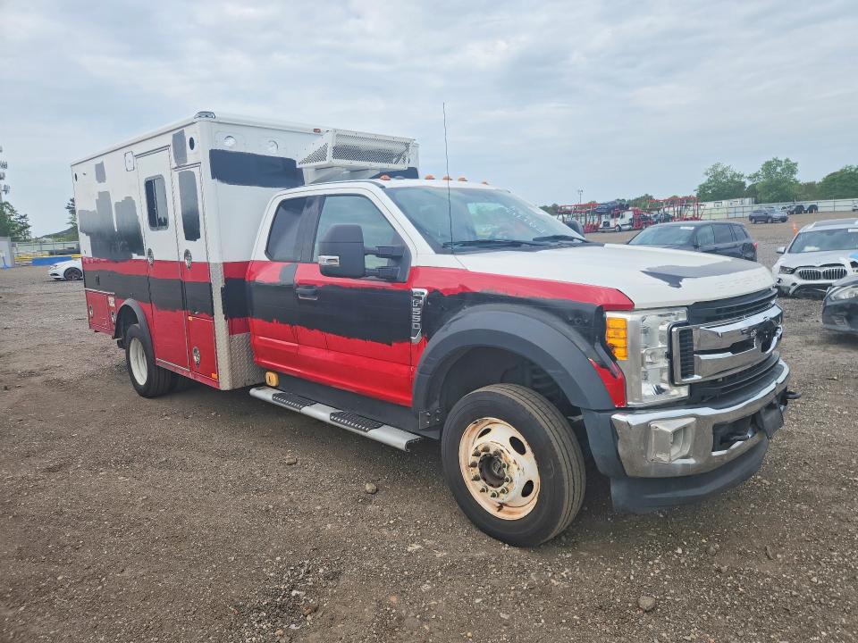 56371226 :رقم المزاد ، 1FD0X5HT9HED73071 vin ، 2017 Ford F550 مزاد بيع