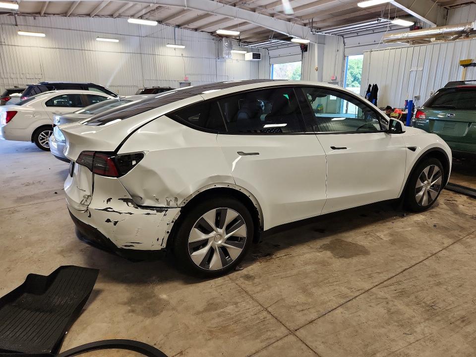 2024 Tesla Model Y მანქანა იყიდება აუქციონზე, vin: 7SAYGDEE1RA256009, აუქციონის ნომერი: 58473956