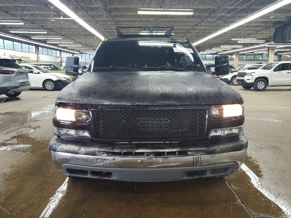 2001 Chevrolet Tahoe მანქანა იყიდება აუქციონზე, vin: 1GNEK13T51J261218, აუქციონის ნომერი: 58955846