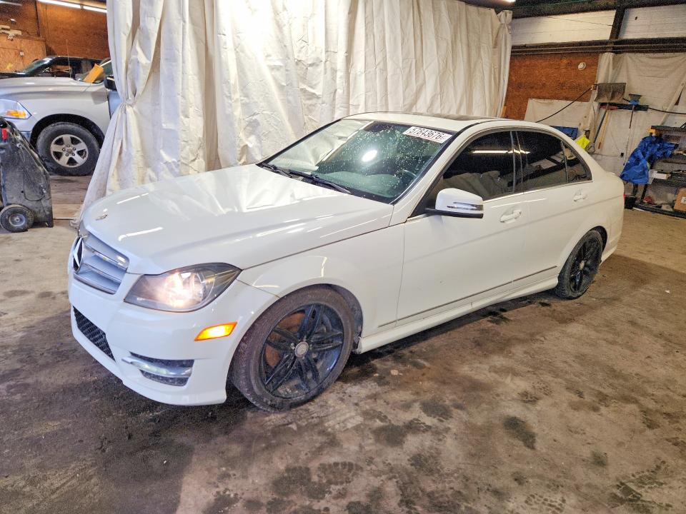 57843676 :رقم المزاد ، WDDGF8BB7CR201944 vin ، 2012 Mercedes-benz C مزاد بيع