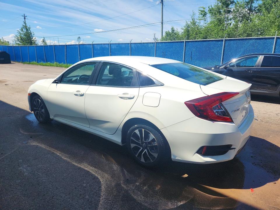 57672156 :رقم المزاد ، 2HGFC2F64JH029377 vin ، 2018 Honda Civic مزاد بيع