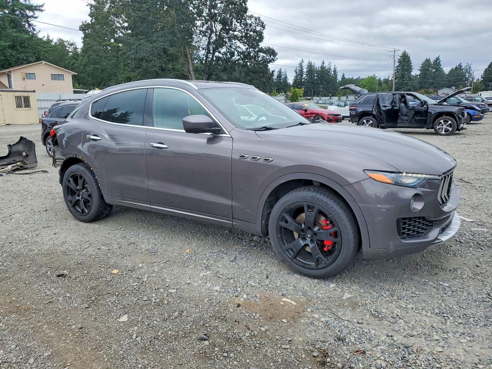 58579146 :رقم المزاد ، ZN661XUS7HX238652 vin ، 2017 Maserati Levante مزاد بيع