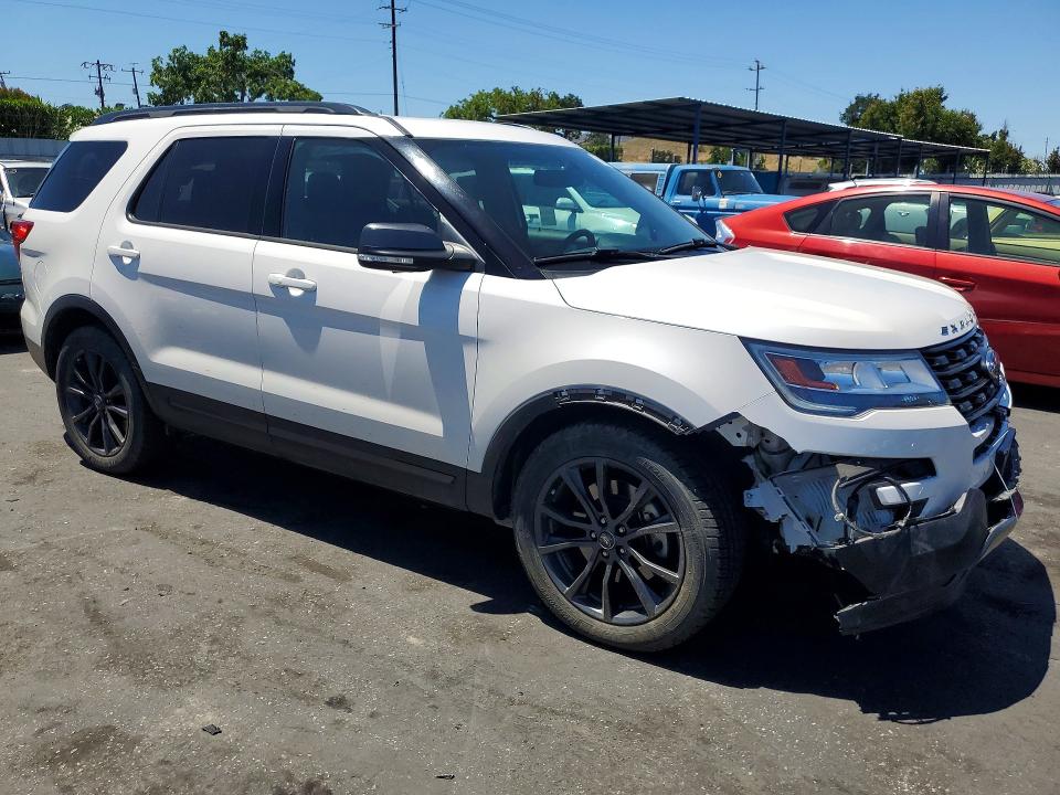 55837186 :رقم المزاد ، 1FM5K7D83HGE25140 vin ، 2017 Ford Explorer مزاد بيع
