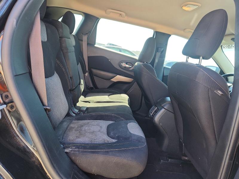 Продаж на аукціоні авто 2018 Jeep Cherokee, vin: 1C4PJLCB1JD542972, номер лоту: 57199076