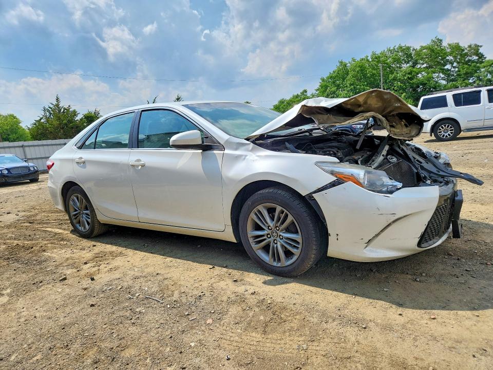 57522806 :رقم المزاد ، 4T1BF1FK8HU450968 vin ، 2017 Toyota Camry مزاد بيع