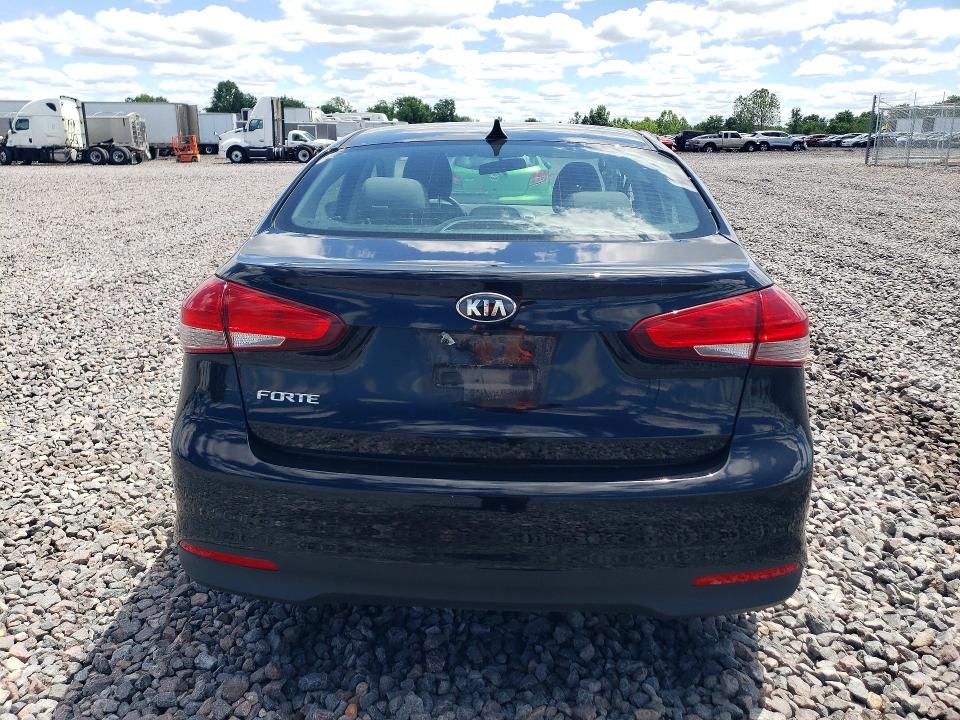57438466 :رقم المزاد ، 3KPFK4A77JE275784 vin ، 2018 Kia Forte مزاد بيع