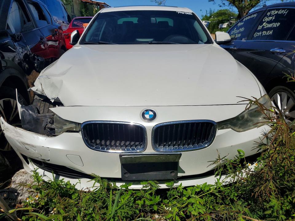 2015 Bmw 320 მანქანა იყიდება აუქციონზე, vin: WBA3B1C54FK140339, აუქციონის ნომერი: 55576486
