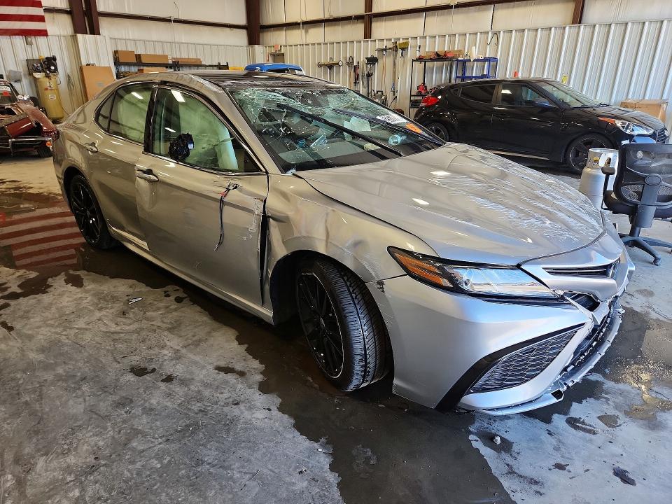52578196 :رقم المزاد ، 4T1K61BK5RU126027 vin ، 2024 Toyota Camry مزاد بيع
