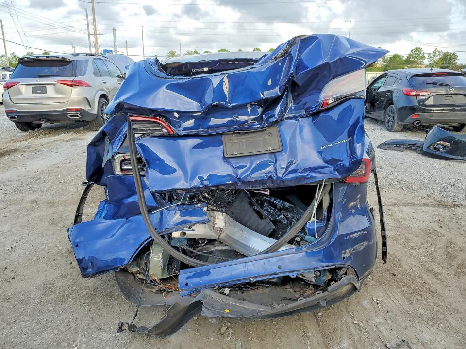 85457635 :رقم المزاد ، 7SAYGAEE8NF383562 vin ، 2022 Tesla Model Y مزاد بيع
