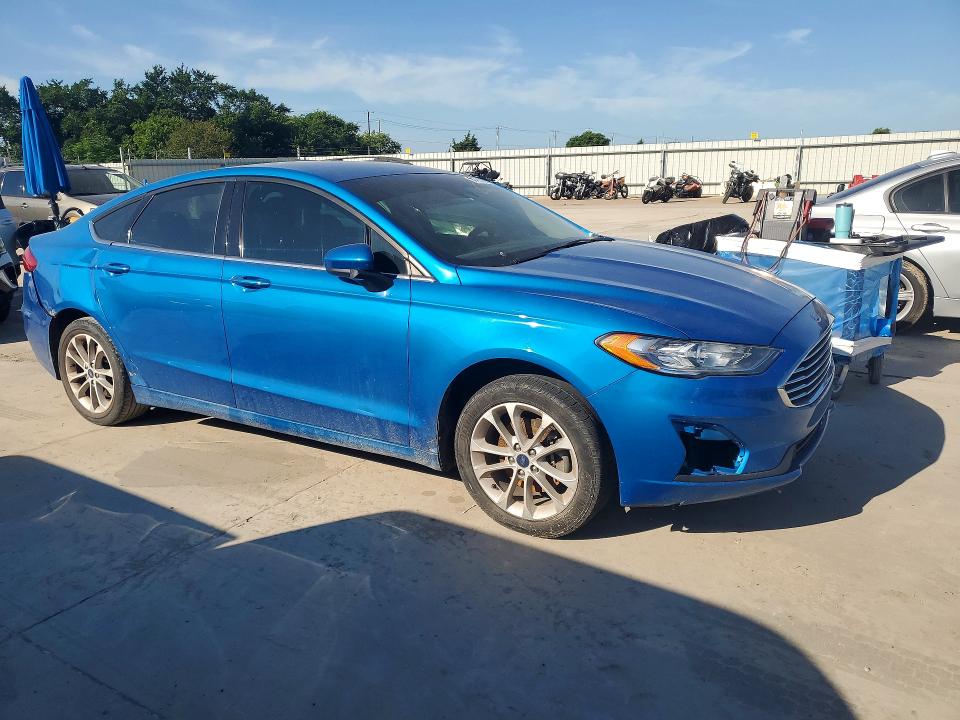 55355216 :رقم المزاد ، 3FA6P0HD5LR261888 vin ، 2020 Ford Fusion مزاد بيع