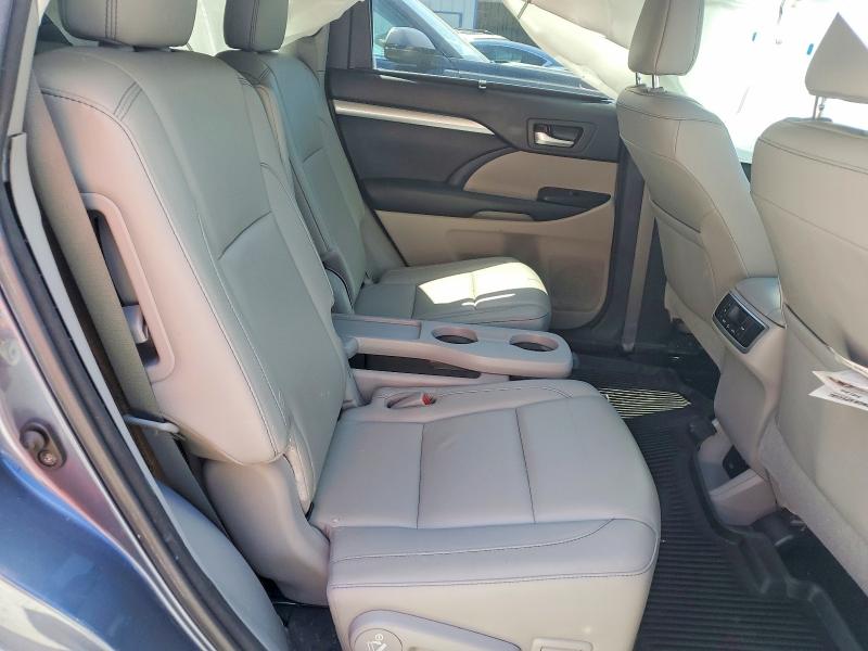Продаж на аукціоні авто 2018 Toyota Highlander, vin: 5TDJZRFH4JS497970, номер лоту: 54548056