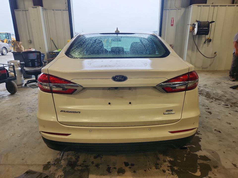 56439566 :رقم المزاد ، 3FA6P0HD3KR229407 vin ، 2019 Ford Fusion مزاد بيع