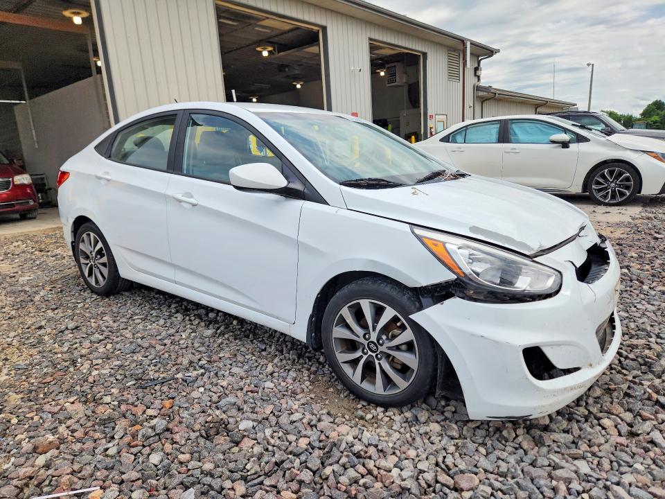 55256346 :رقم المزاد ، KMHCT4AE8HU252892 vin ، 2017 Hyundai Accent مزاد بيع