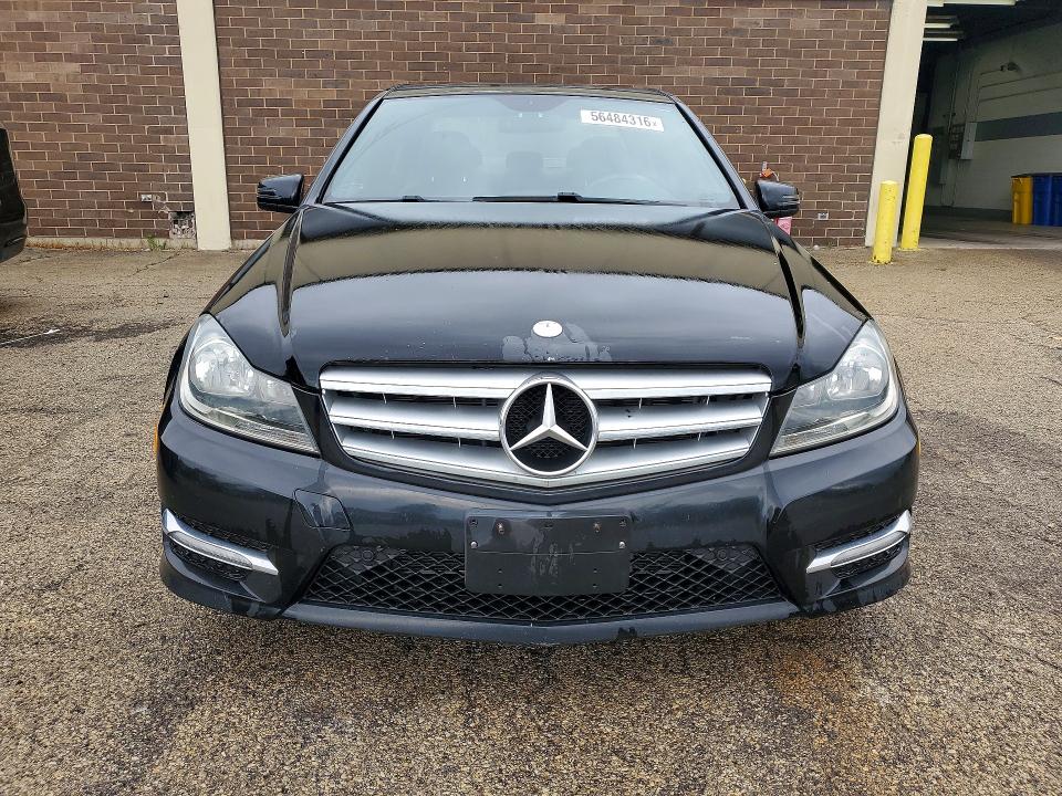 2013 Mercedes-benz C მანქანა იყიდება აუქციონზე, vin: WDDGF8ABXDR277368, აუქციონის ნომერი: 56484316