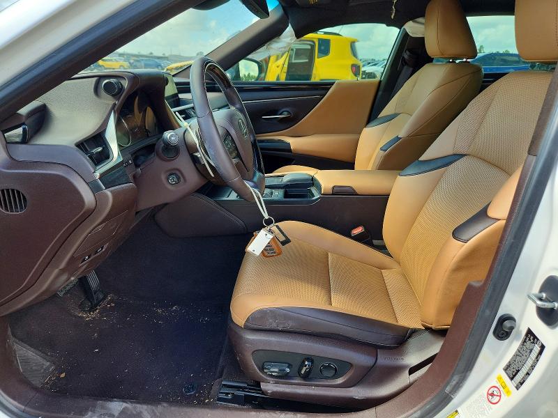 57349776 :رقم المزاد ، 58ABZ1B16KU039041 vin ، 2019 Lexus Es مزاد بيع
