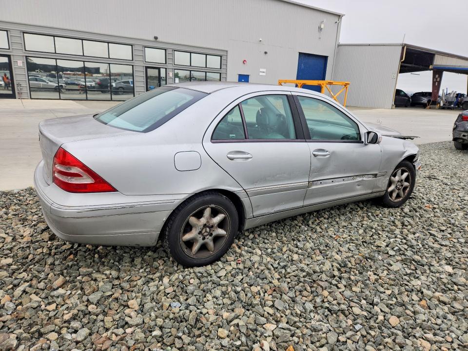 2004 Mercedes-benz C მანქანა იყიდება აუქციონზე, vin: WDBRF61J44A576463, აუქციონის ნომერი: 58074156