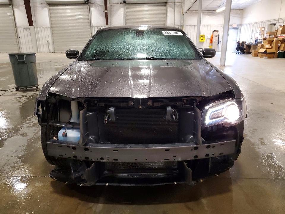56412506 :رقم المزاد ، 2C3CCAGG2JH165577 vin ، 2018 Chrysler 300 مزاد بيع