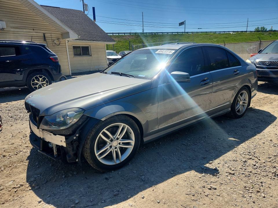 Продажа на аукционе авто 2013 Mercedes-benz C, vin: WDDGF8ABXDR248582, номер лота: 55439316