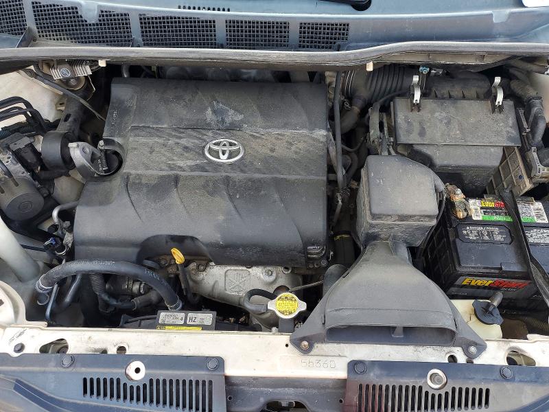 57754616 :رقم المزاد ، 5TDKK3DC4BS005968 vin ، 2011 Toyota Sienna مزاد بيع