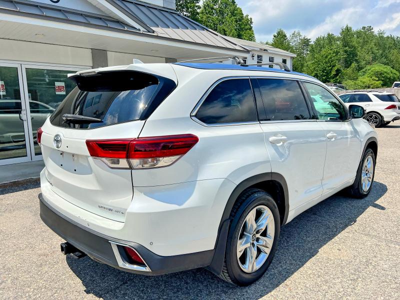 58083736 :رقم المزاد ، 5TDDZRFH2JS908604 vin ، 2018 Toyota Highlander مزاد بيع