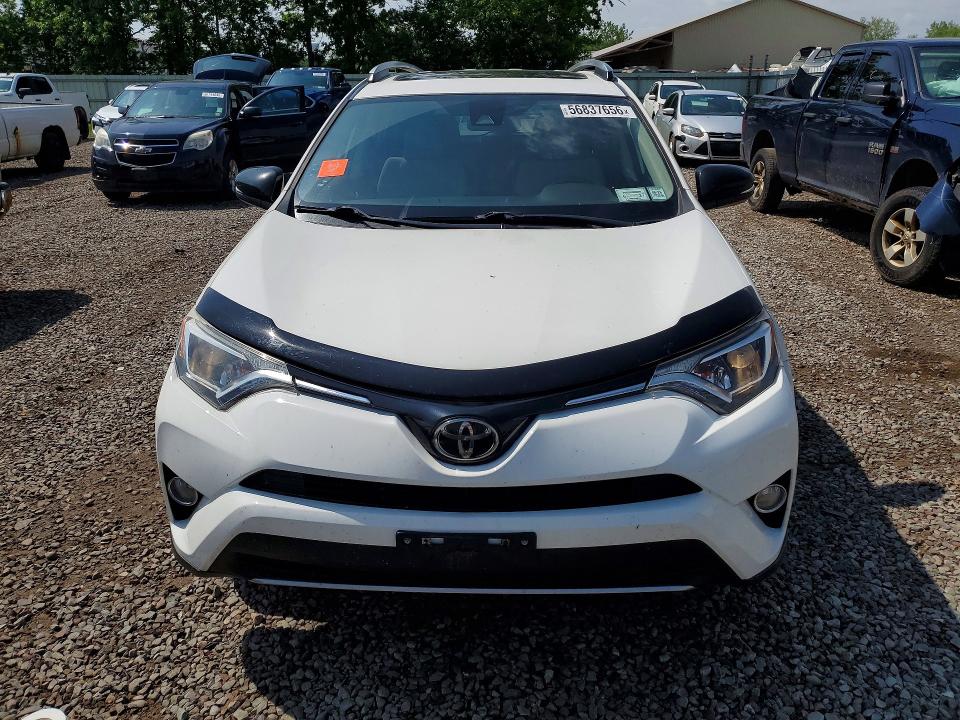 56837656 :رقم المزاد ، JTMRFREV6JJ721384 vin ، 2018 Toyota Rav4 مزاد بيع