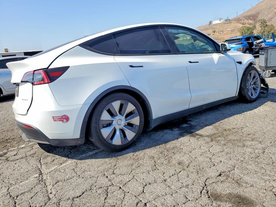 2024 Tesla Model Y მანქანა იყიდება აუქციონზე, vin: 7SAYGAEE4RF048305, აუქციონის ნომერი: 58650216