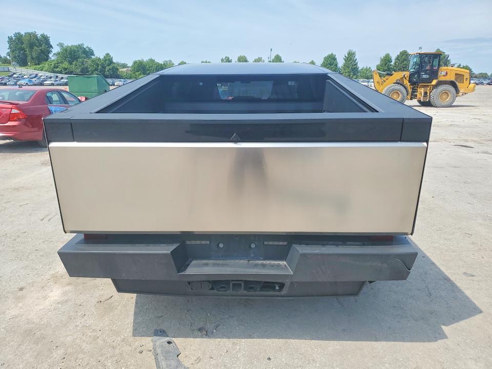 57491176 :رقم المزاد ، 7G2CEHED0SA072551 vin ، 2025 Tesla Cybertruck مزاد بيع