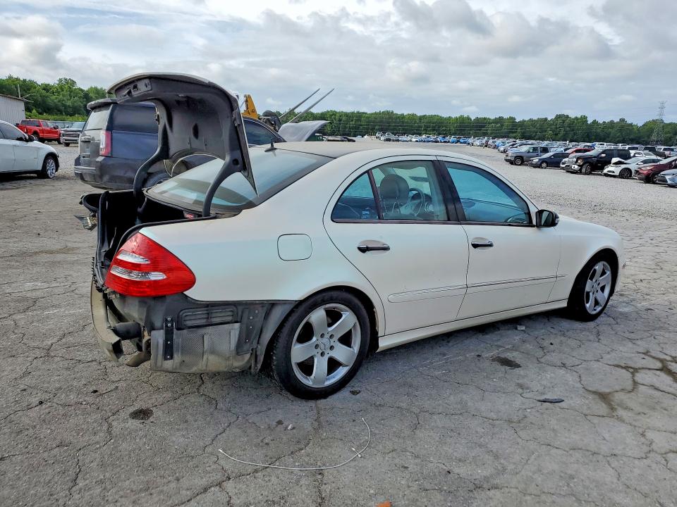 57829786 :رقم المزاد ، WDBUF70J94A462220 vin ، 2004 Mercedes-benz E مزاد بيع