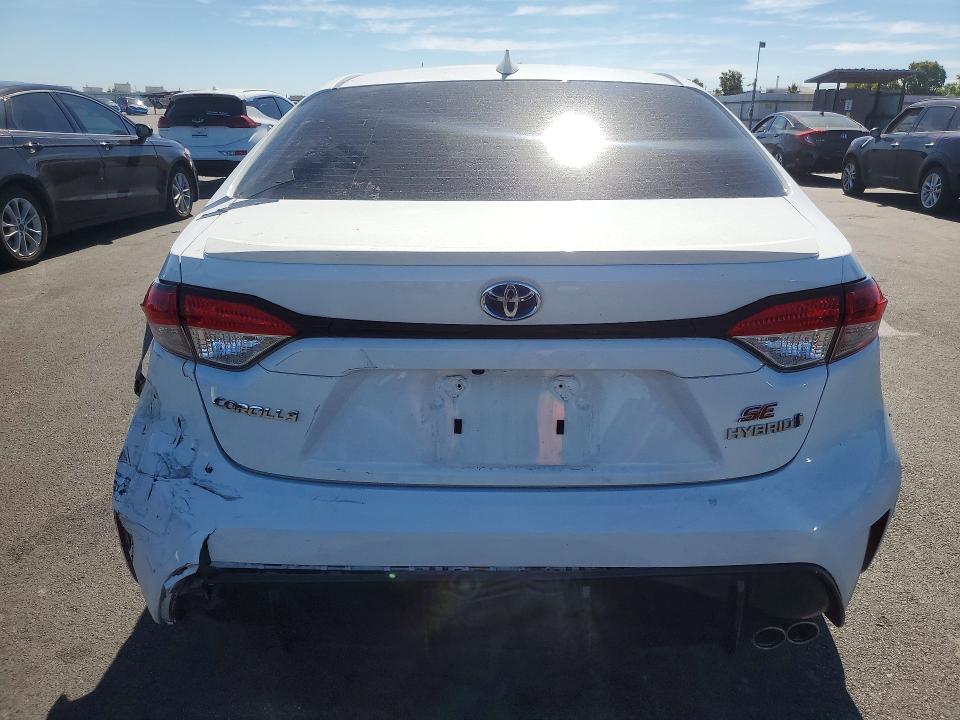 56791746 :رقم المزاد ، JTDBCMFE9R3049851 vin ، 2024 Toyota Corolla Hybrid مزاد بيع