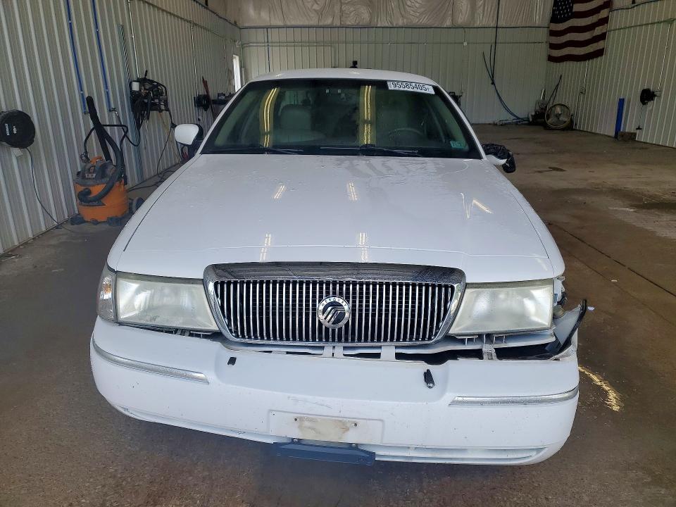 2003 Mercury Grand Marquis მანქანა იყიდება აუქციონზე, vin: 2MEFM75W53X632016, აუქციონის ნომერი: 95585405