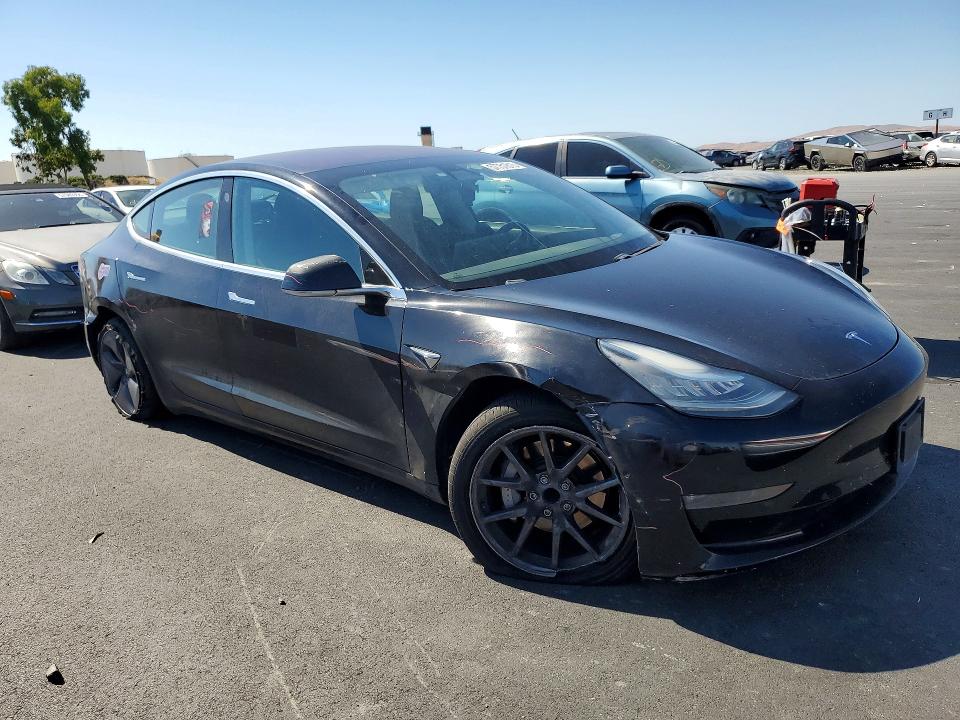 Продаж на аукціоні авто 2018 Tesla Model 3, vin: 5YJ3E1EA4JF165705, номер лоту: 57751816