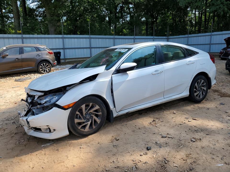 58992676 :رقم المزاد ، 19XFC2F77JE039792 vin ، 2018 Honda Civic مزاد بيع