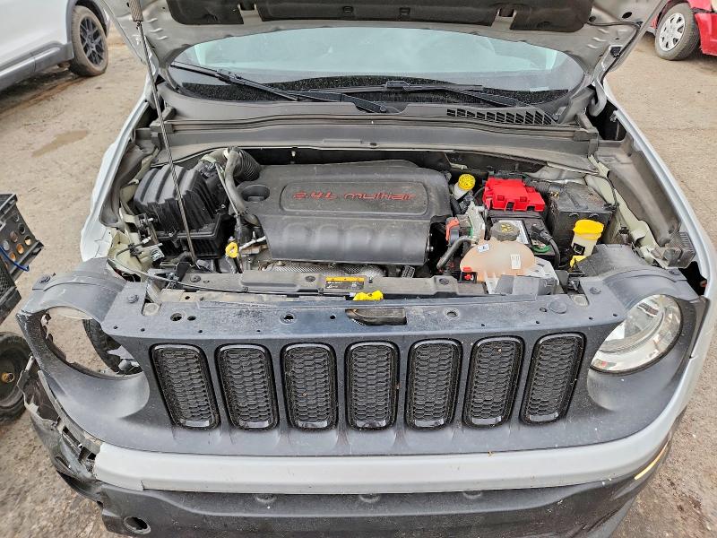 58751266 :رقم المزاد ، ZACCJABB0JPH32221 vin ، 2018 Jeep Renegade مزاد بيع