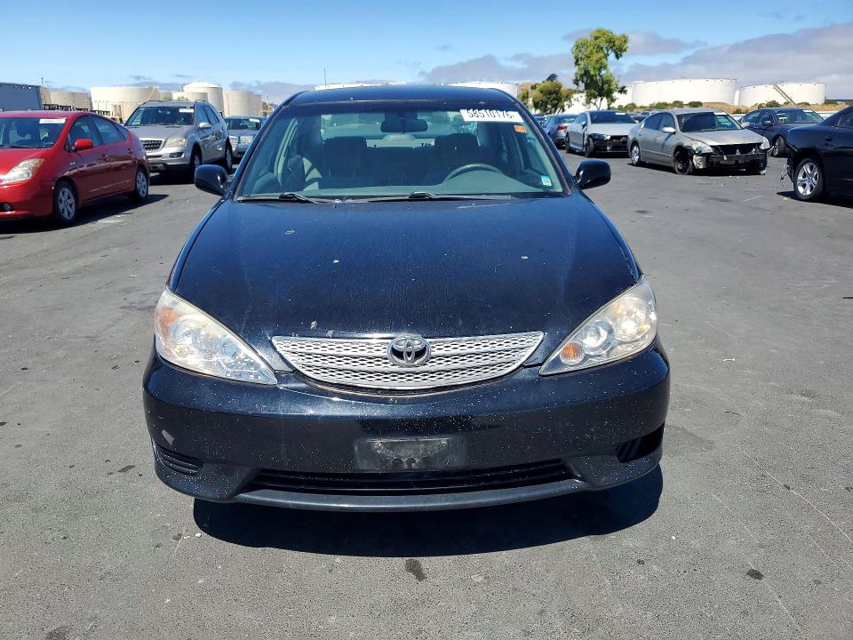 58510176 :رقم المزاد ، 4T1BF30K94U074781 vin ، 2004 Toyota Camry مزاد بيع