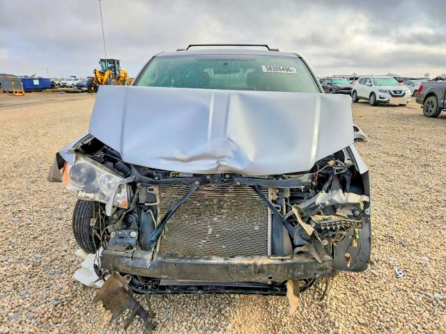 2015 Chrysler Town & Country მანქანა იყიდება აუქციონზე, vin: 2C4RC1BG4FR676335, აუქციონის ნომერი: 58326496