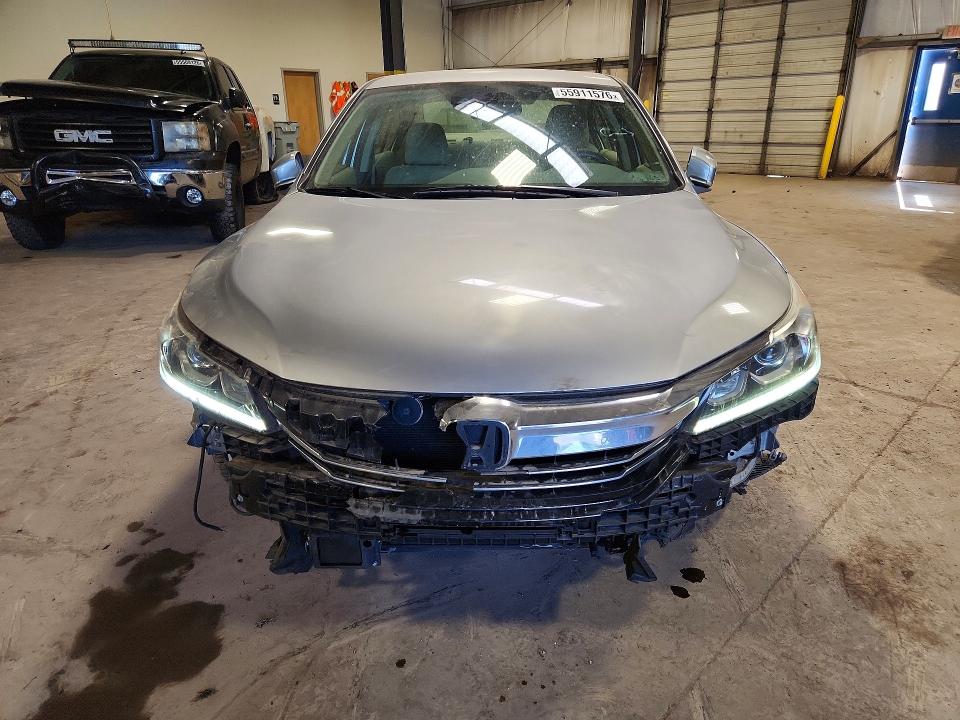 Продаж на аукціоні авто 2017 Honda Accord, vin: JHMCR6F38HC019122, номер лоту: 55911576