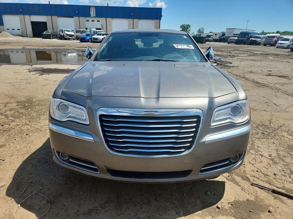 57558086 :رقم المزاد ، 2C3CA5CG4BH582736 vin ، 2011 Chrysler 300 مزاد بيع