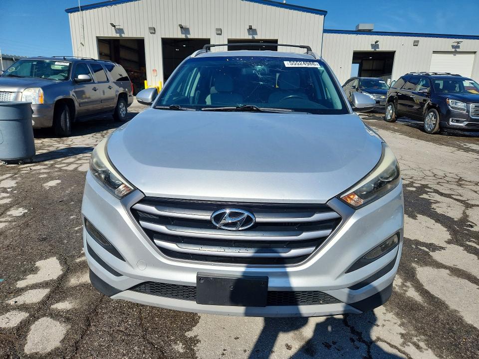 55524986 :رقم المزاد ، KM8J3CA22HU584494 vin ، 2017 Hyundai Tucson مزاد بيع