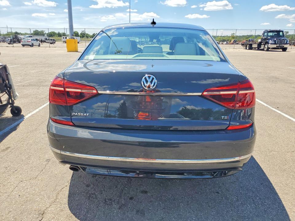 Продажа на аукционе авто 2017 Volkswagen Passat, vin: 1VWDT7A3XHC021262, номер лота: 58886486