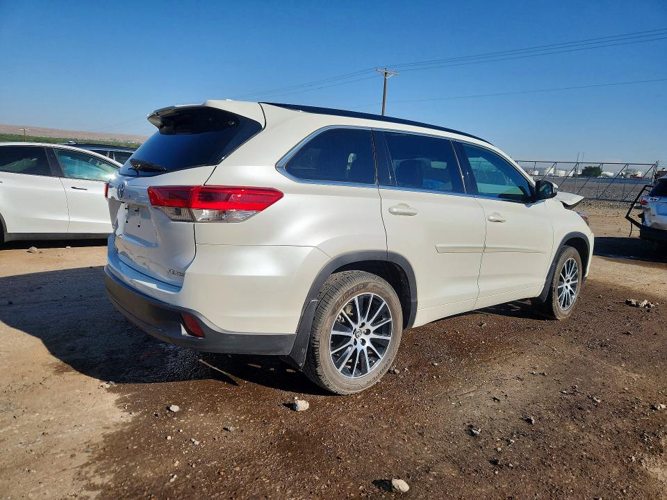 Aukcja sprzedaży 2018 Toyota Highlander, vin: 5TDJZRFH0JS551636, numer aukcji: 58052536